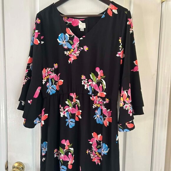 Dresses & Skirts - Women's size Large dress